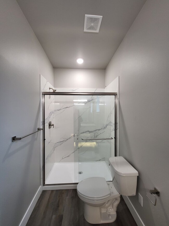 Building Photo - 3 Bedroom 2.5 Bath Home in Winlock