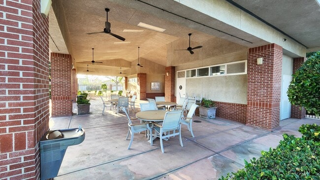 Building Photo - 11710 Walderi St