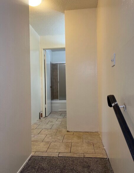 Building Photo - 1218 Casita Dr