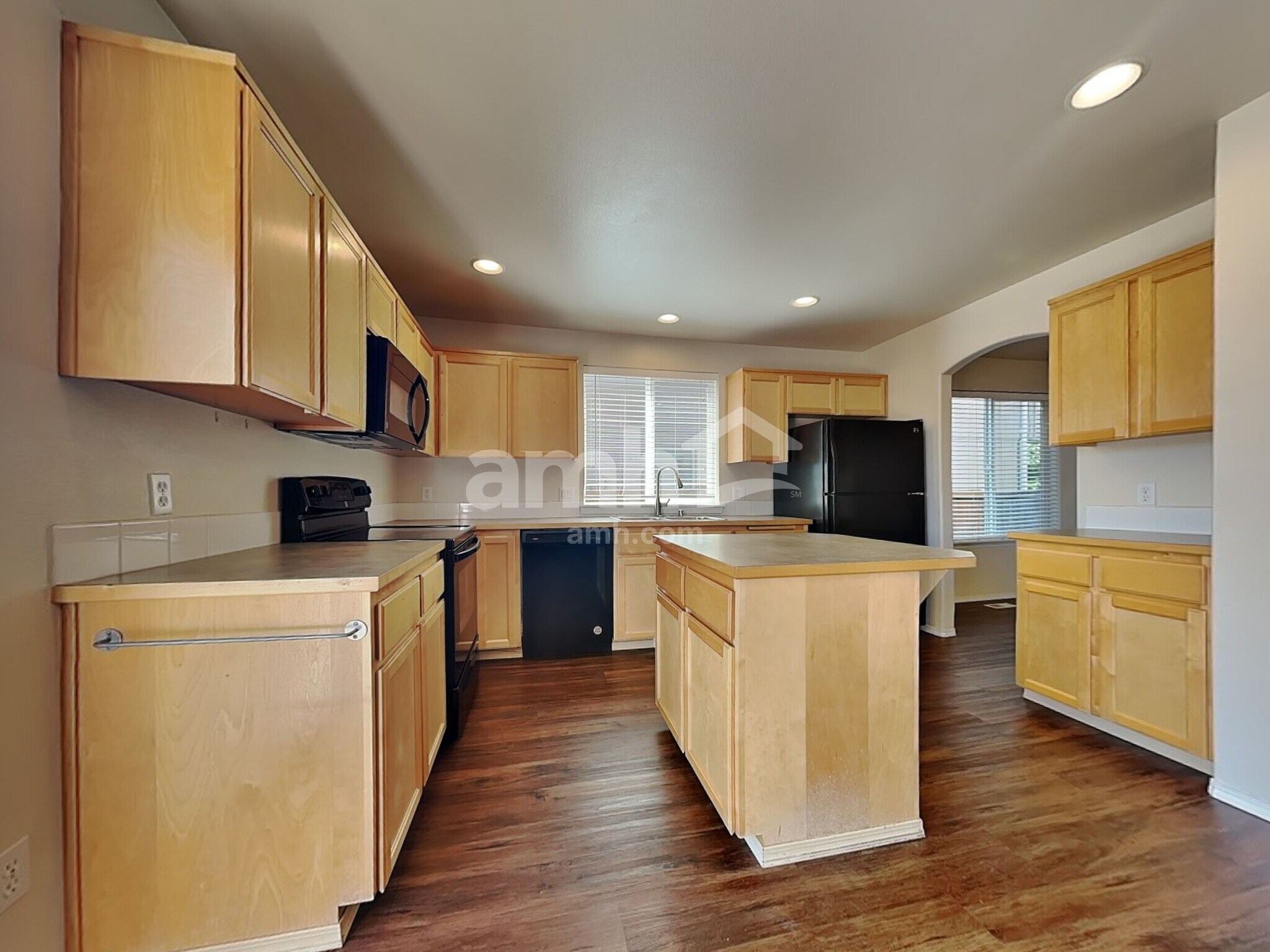 Building Photo - 16646 Rainier View Dr SE