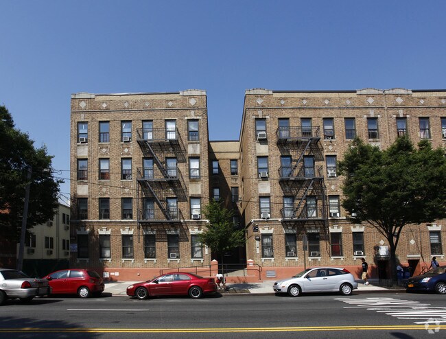 Building Photo - Penn Gardens