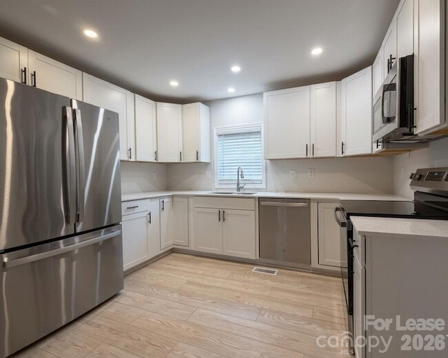 Building Photo - 4111 Brown Dr