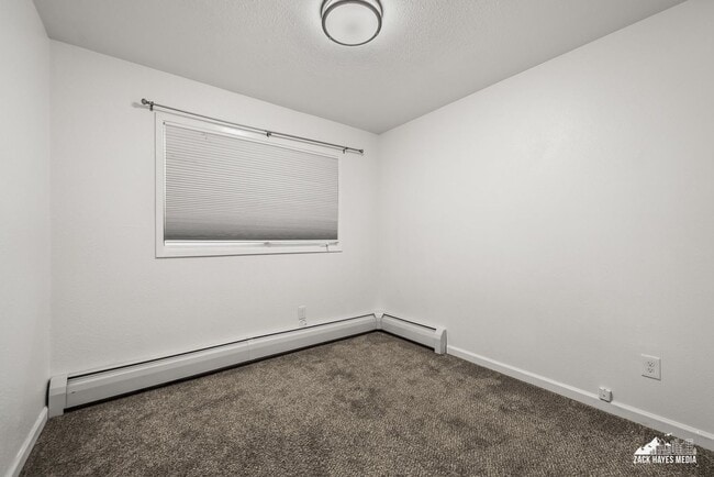 Building Photo - 6627 Zurich St