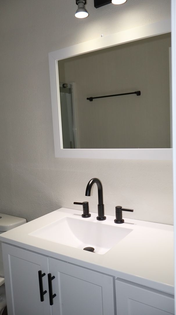 Building Photo - 2 Bed 1 Bath Apartment For Rent in San Ysidro