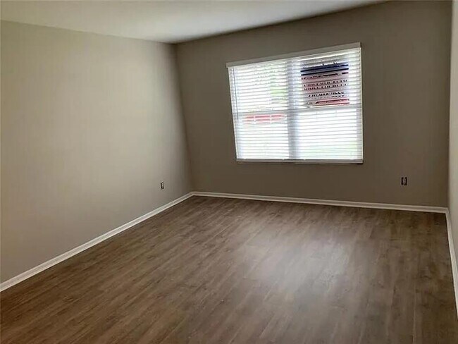 Building Photo - 27 Matawan Cir