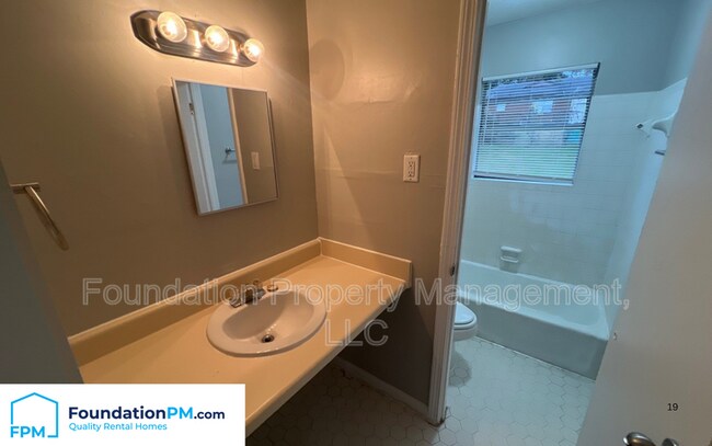 Building Photo - 4839 Applestone St