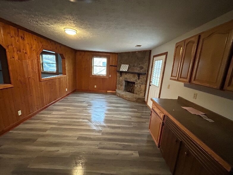 Building Photo - 255 Highway 1050