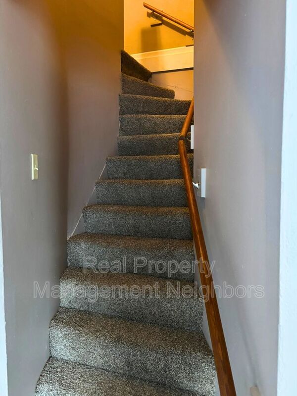 Building Photo - 2257 Berwyn Ave SW