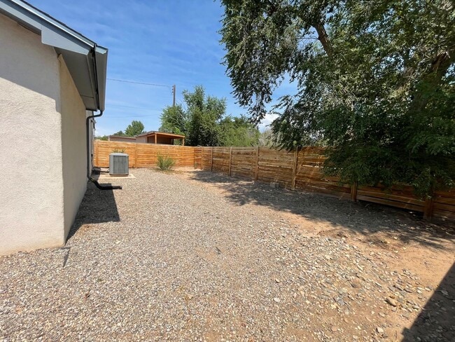 Building Photo - Quality Home in the Northwest!