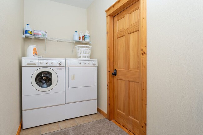 Building Photo - 191 Scenic Wolf Dr