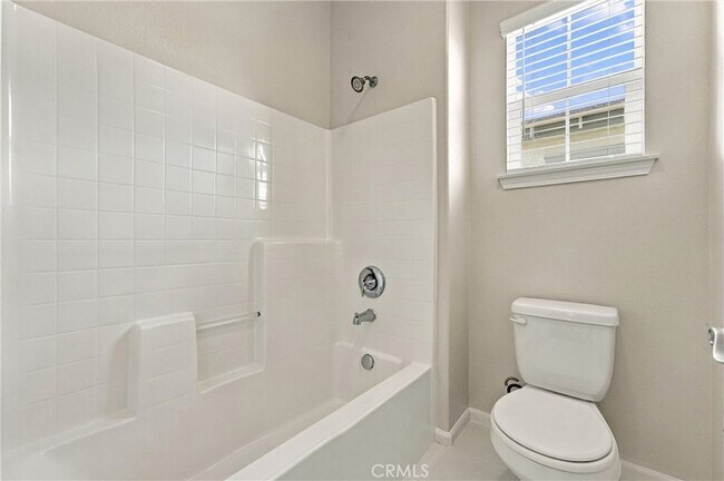 Building Photo - 212 Summit Vista