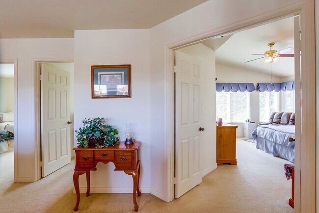 Building Photo - Spacious 4 Bedroom Shadowridge Home Available May 1st