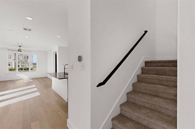 Building Photo - 1813 Summer Aura