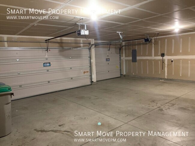 Building Photo - 4260 E Arborvitae Dr
