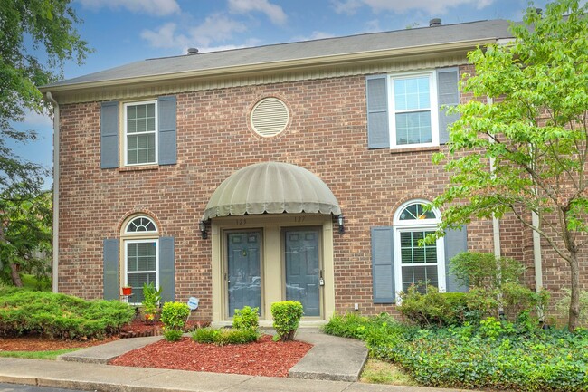Building Photo - 127 Lakebrink Dr