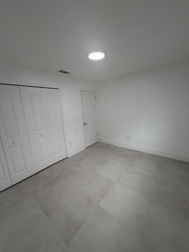 Building Photo - Fully Renovated 3-Bedroom Home with Garage in Orlando