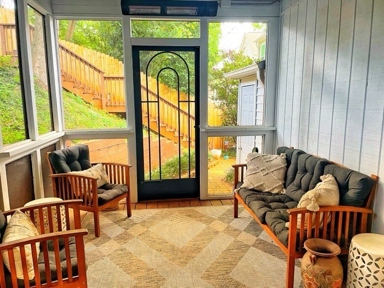 Building Photo - 16 Townes Square Ln