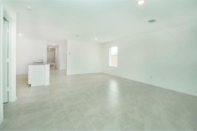 Building Photo - 2905 Kings Table Ct