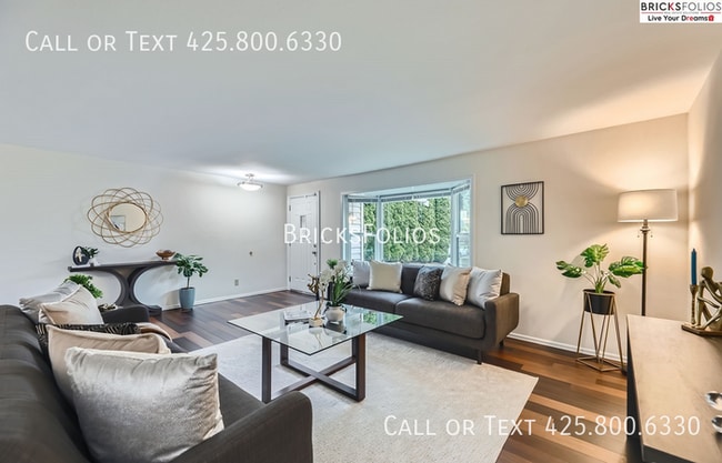 Building Photo - Inviting Bothell Home: Your Sanctuary with...