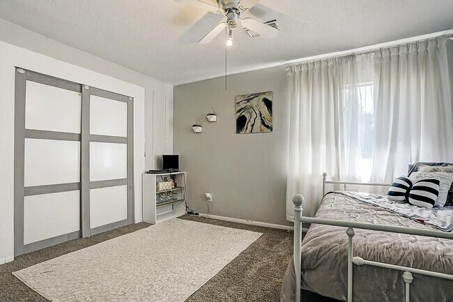 Building Photo - 3005 Wood Hollow Dr