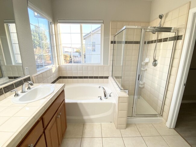 Building Photo - 2774 Gilham Ct