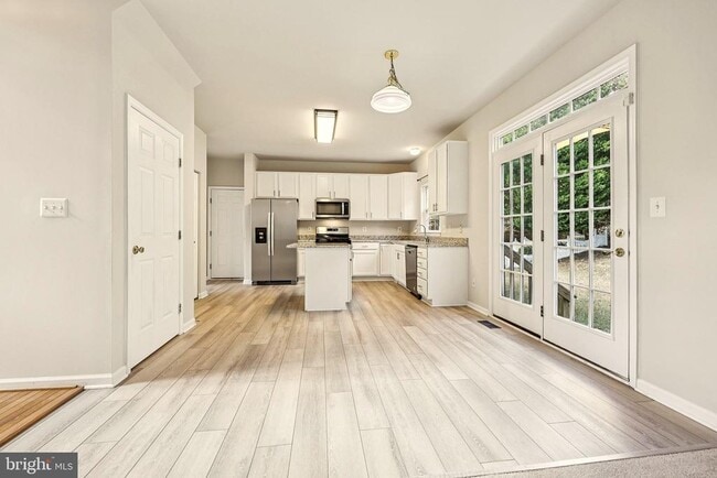 Building Photo - 2880 Myrtlewood Dr