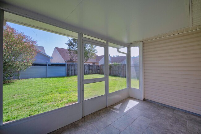 Building Photo - 383 Mirabelle Dr