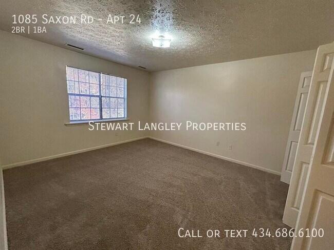 Building Photo - 1085 Saxon Rd