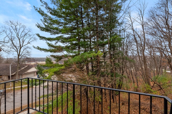 Building Photo - 516 Marshall Ct