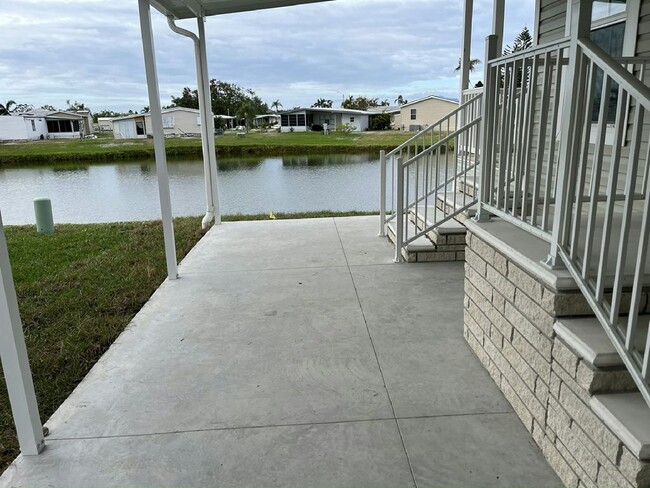 Building Photo - 3805 Vine Trl