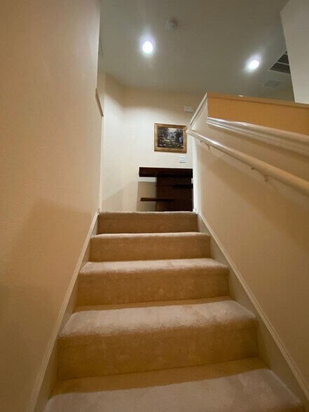 Building Photo - 2218 Central Park Ln