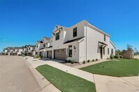 Building Photo - 1115 Bowie Dr