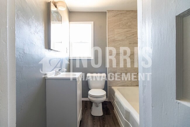 Building Photo - Cute and Cozy Apartment