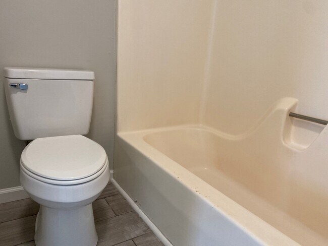 Building Photo - 35 Sta Les Cv