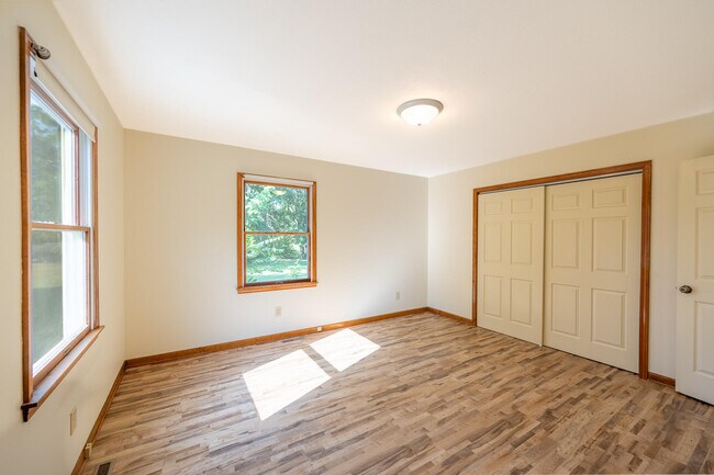 Building Photo - 214 Green Ave