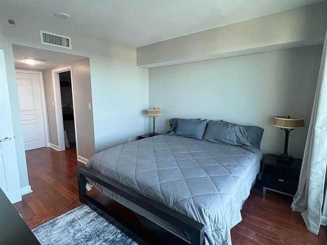 Building Photo - "Chic 1-Bedroom Retreat in Downtown Tallahassee – Perfectly Appointed at 703 Sq Ft!"