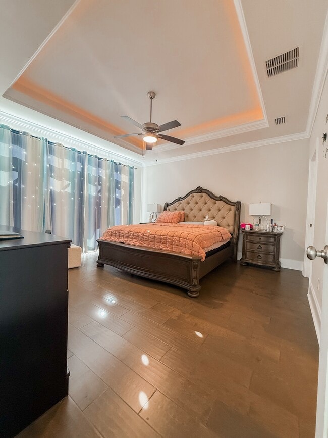 Building Photo - 5742 Vlg Rdg Ln