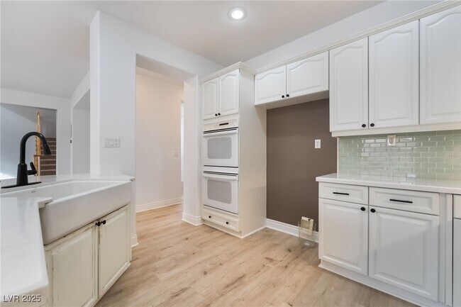 Building Photo - 299 Queen Creek Cir