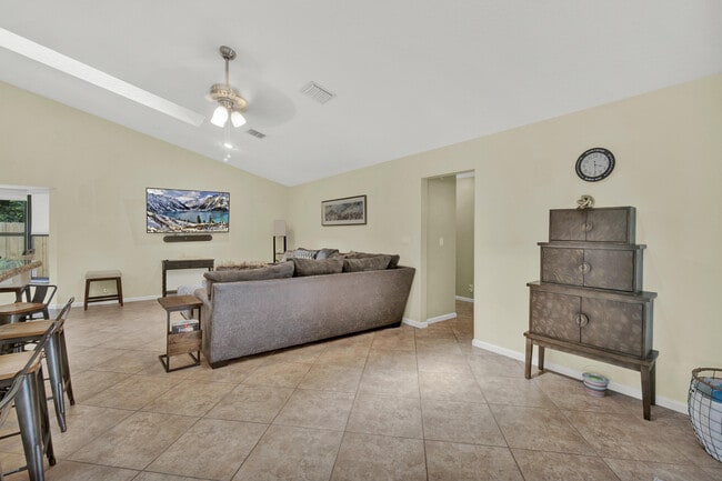 Building Photo - 1835 Staimford Cir