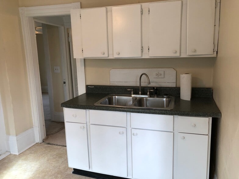 Kitchen - 308 Rose St