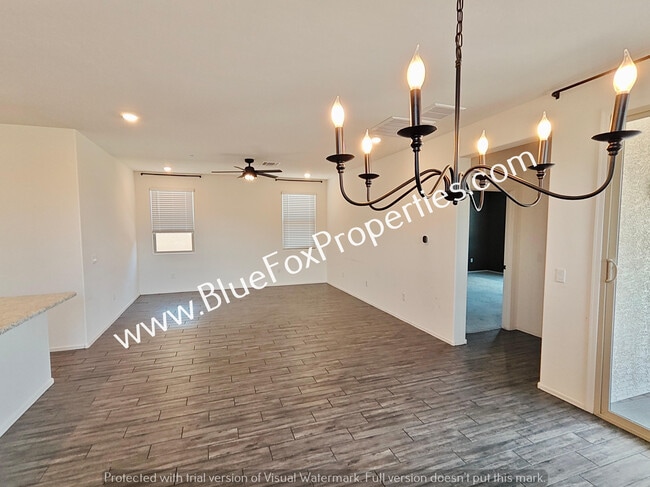 Building Photo - 7926 S Golden Bell Dr