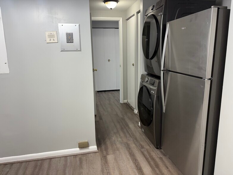 Building Photo - 6317 Park Heights Ave