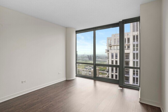 Building Photo - 1275 S Michigan Ave