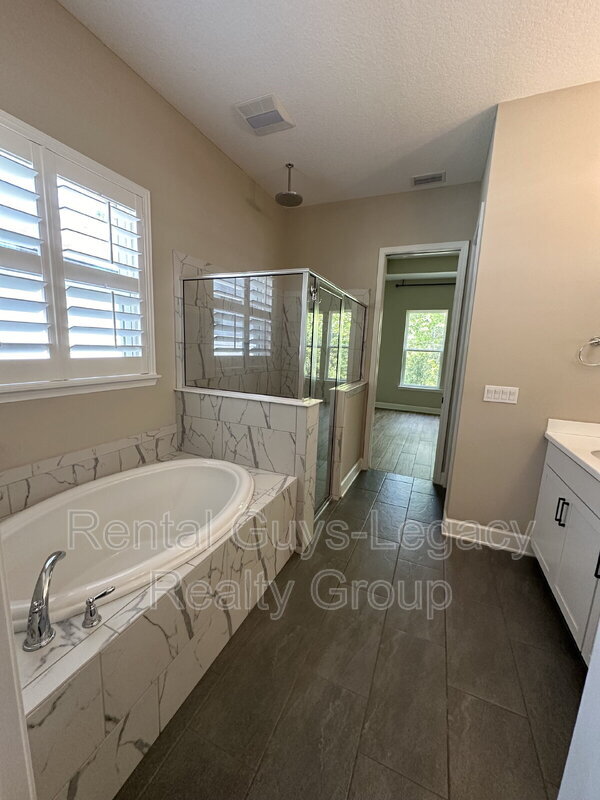 Building Photo - 813 Crosswater Lake Dr
