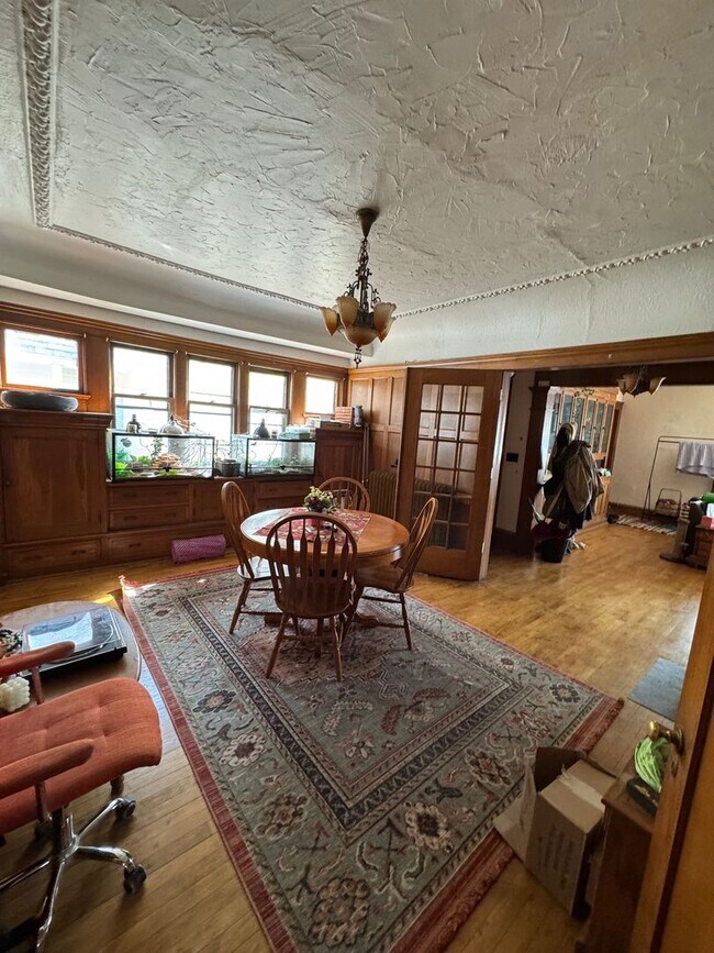 Building Photo - 3216 N Marietta Ave