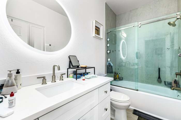 Building Photo - 1718 W Colter St