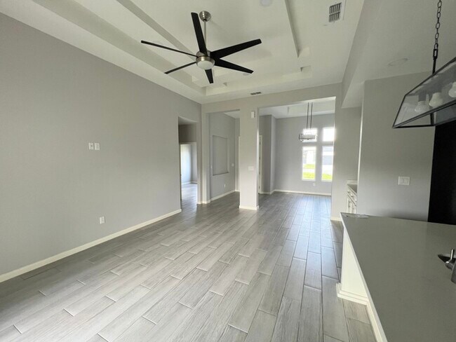 Building Photo - 1862 Castillo St