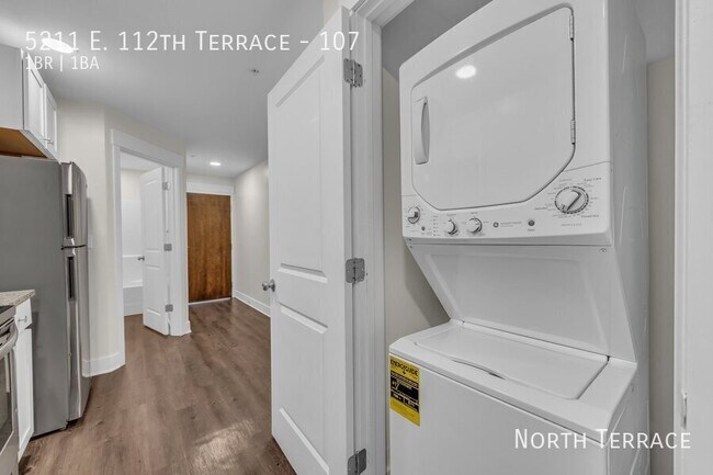 Building Photo - 5211 E 112 Terrace