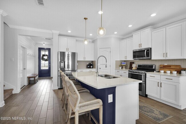 Building Photo - 187 Silverleaf Village Dr