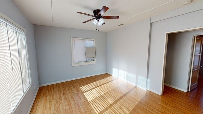 Building Photo - Charming 2/1 Bungalow in North San Bernardino for Lease!